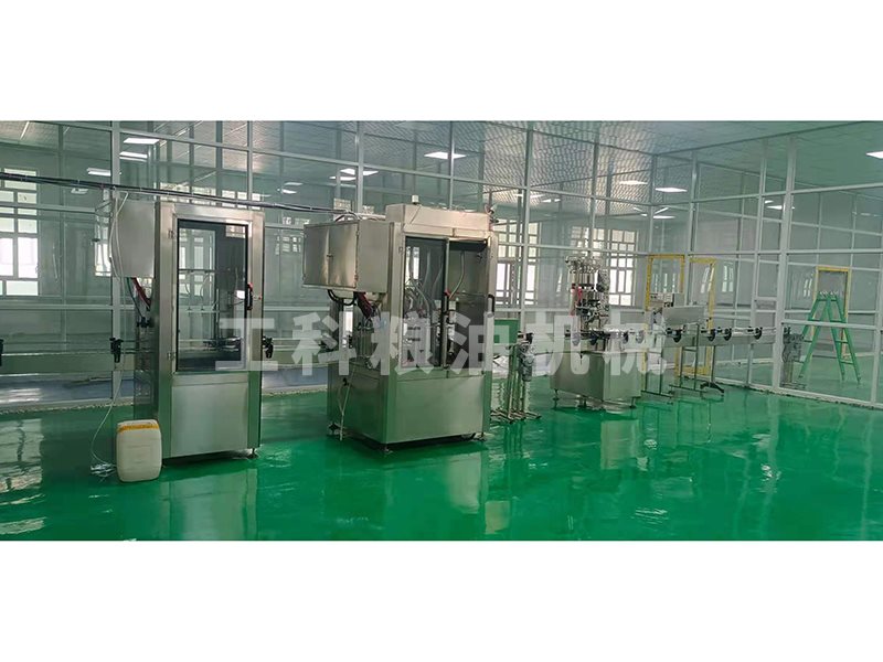 核桃油灌裝設(shè)備安裝現(xiàn)場(chǎng)